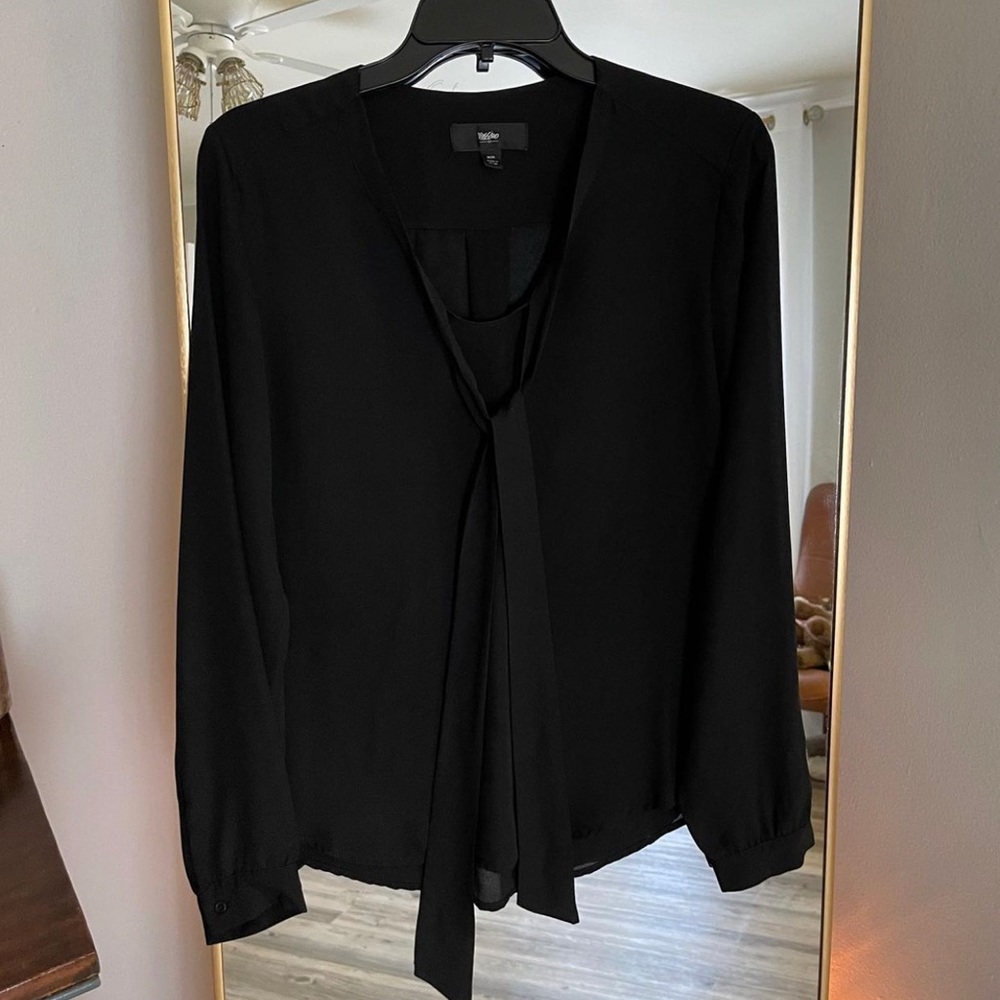 Mossimo blouse. Size M. True to size.